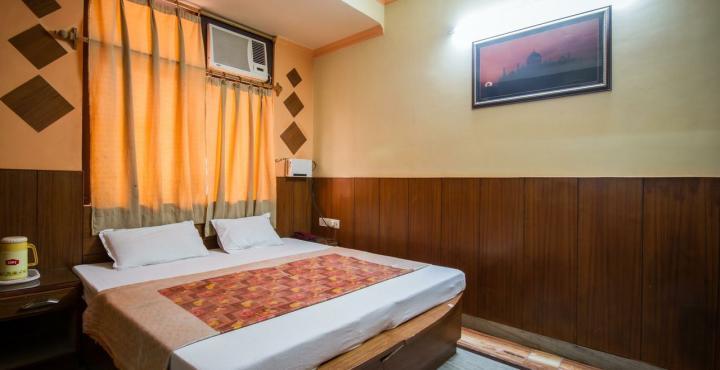 Fabexpress Alpine Hotel Agra  Bagian luar foto