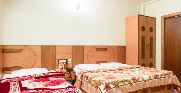 Fabexpress Alpine Hotel Agra  Bagian luar foto