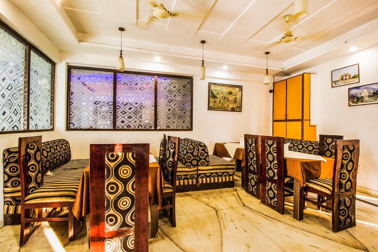 Fabexpress Alpine Hotel Agra  Bagian luar foto