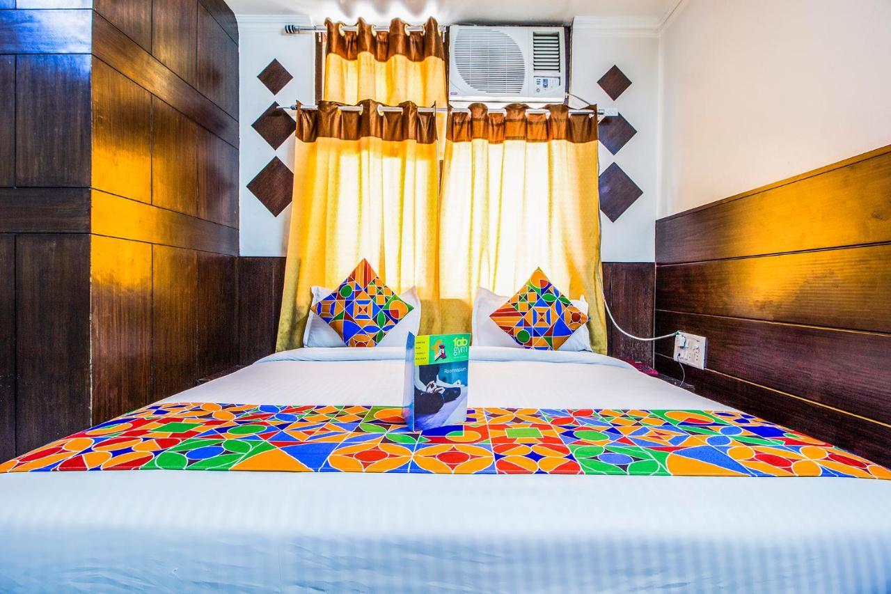 Fabexpress Alpine Hotel Agra  Bagian luar foto